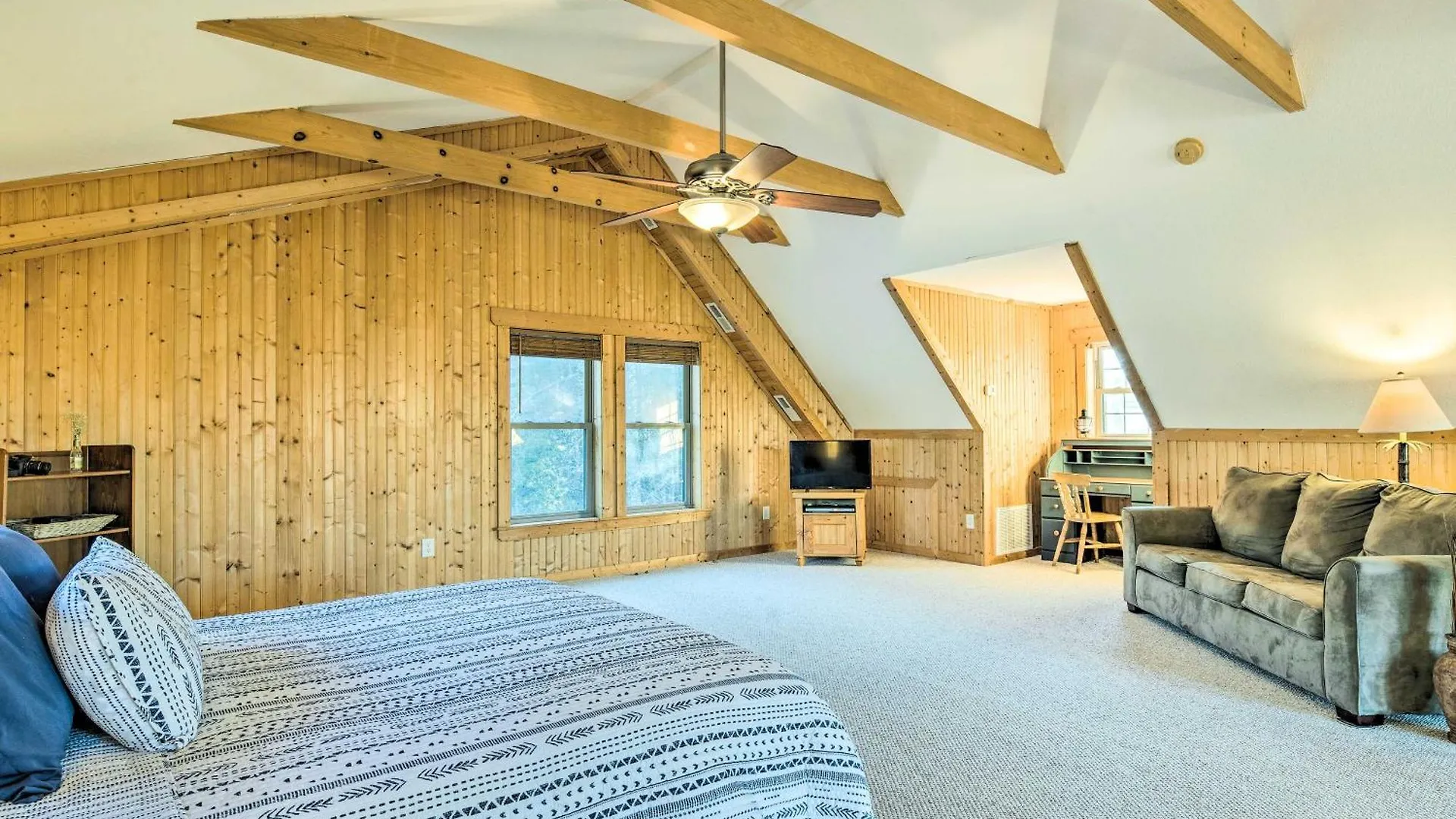 Quaint With Loft 10 Mi To Lure! Holiday home
