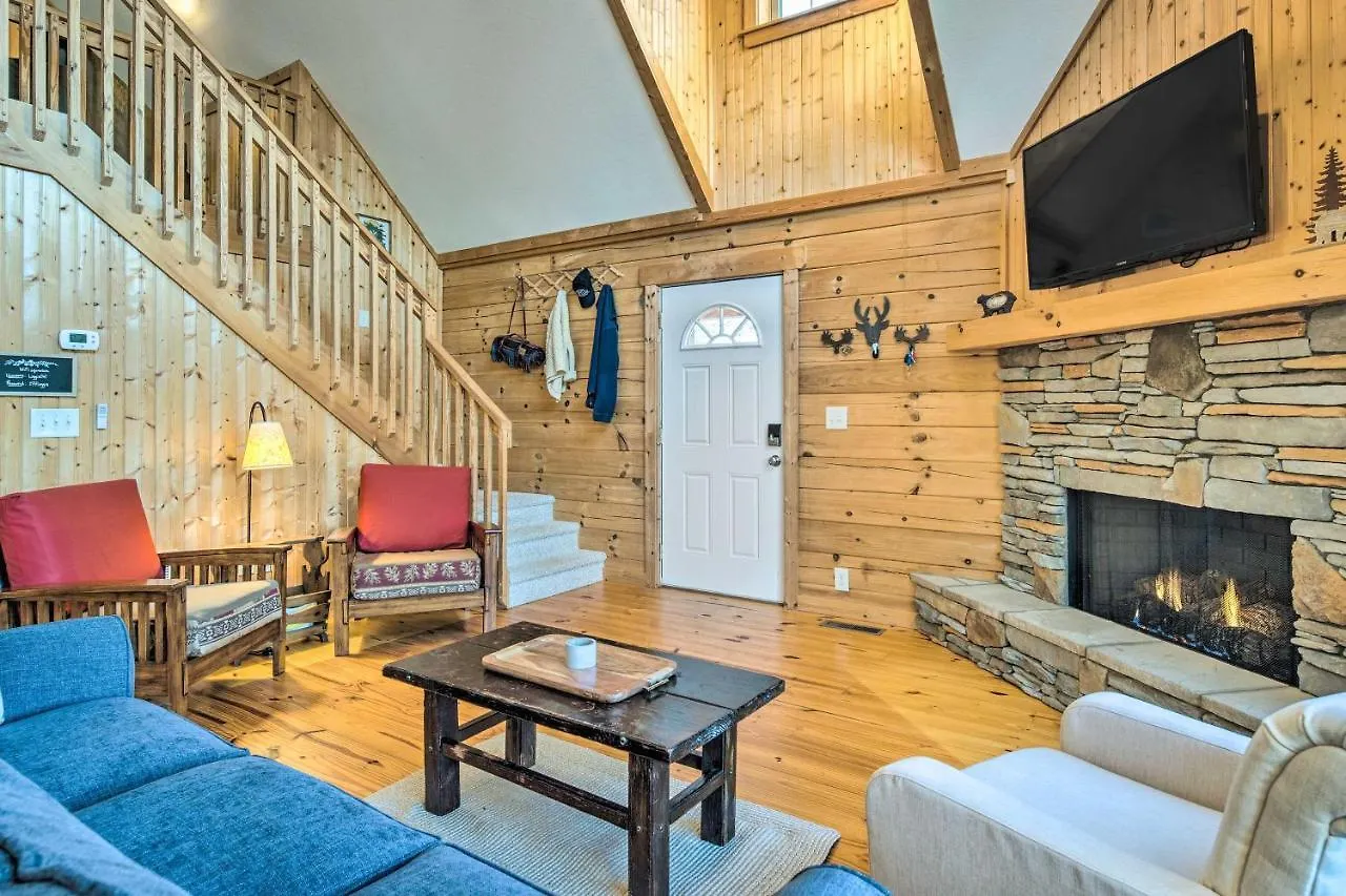 Holiday home Quaint With Loft 10 Mi To Lure! *