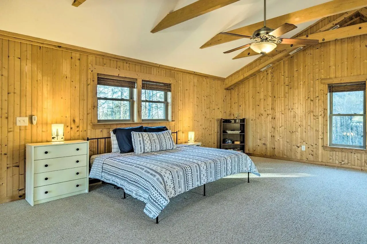 Quaint With Loft 10 Mi To Lure! * Lake Lure