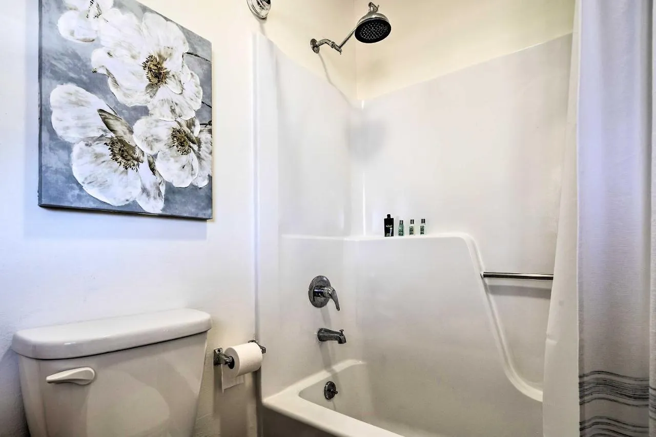 Lure With Private Balcony And Pool Access! * Lake Lure