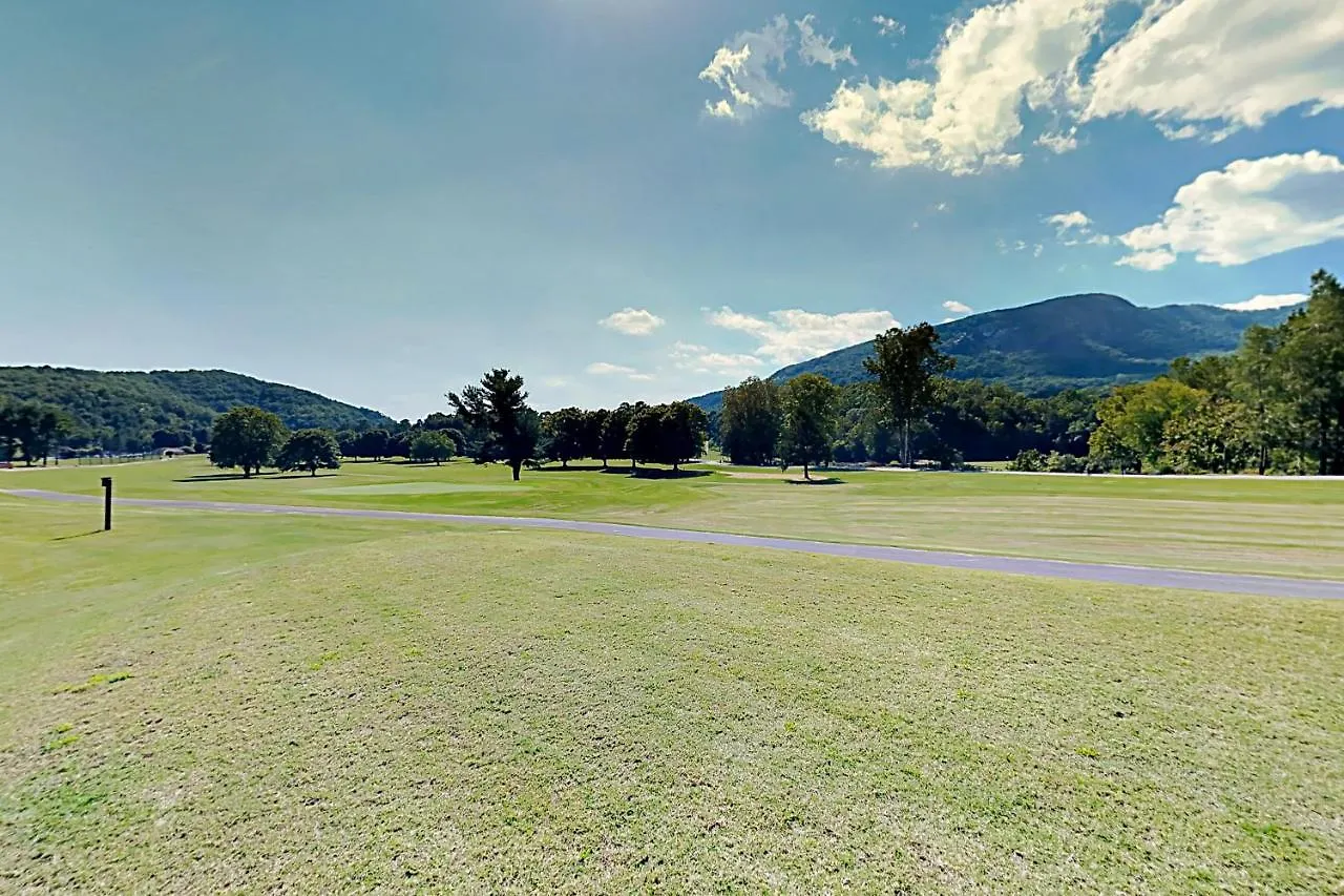 Carolina Cardinal House * Lake Lure