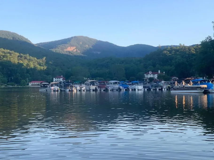 Holiday home Log Walkable To Lure & Chimney Rock - Blue Skies Lake Lure