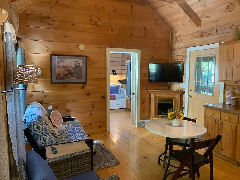 Log Walkable To Lure & Chimney Rock - Blue Skies Holiday home