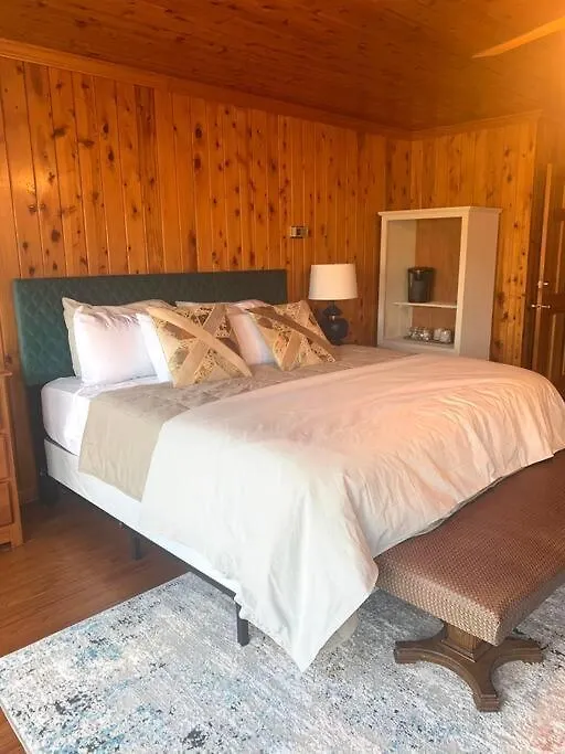 Lure Me - Walk To Amenities Holiday home *