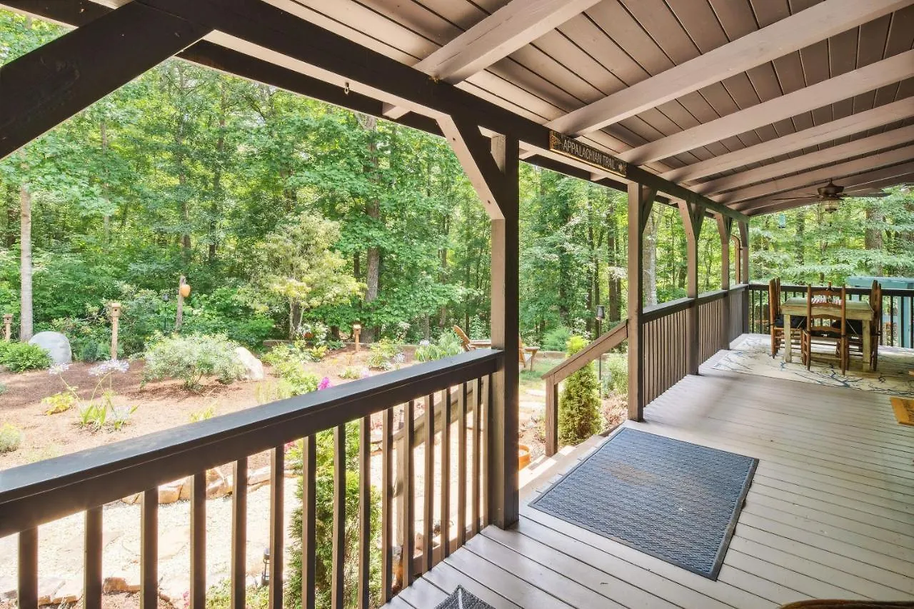 Lure Outdoor Oasis With Fire Pit And Bbq Holiday home