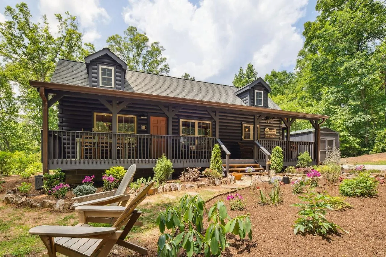 Holiday home Lure Outdoor Oasis With Fire Pit And Bbq