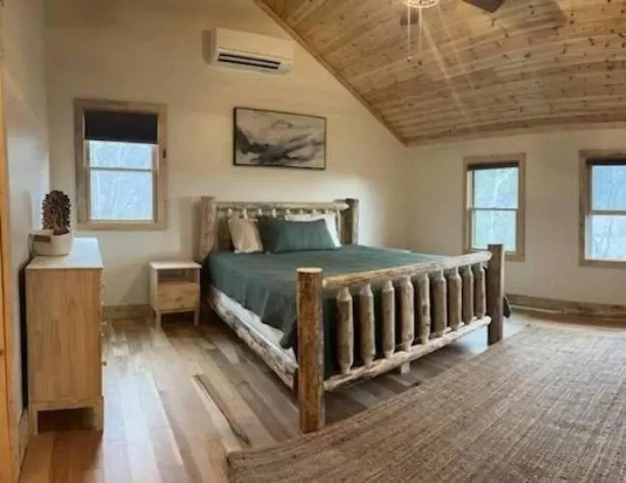 Holiday home Above It Hot Tub Views Rumbling Bald Sleeps 11