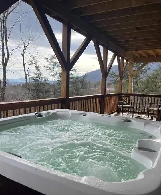 Above It Hot Tub Views Rumbling Bald Sleeps 11 Holiday home Lake Lure