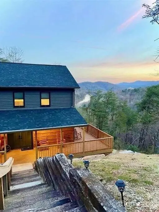 Holiday home Above It Hot Tub Views Rumbling Bald Sleeps 11 Lake Lure