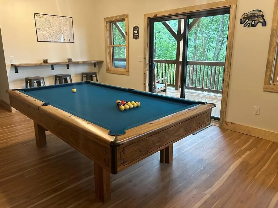 Above It Hot Tub Views Rumbling Bald Sleeps 11 *