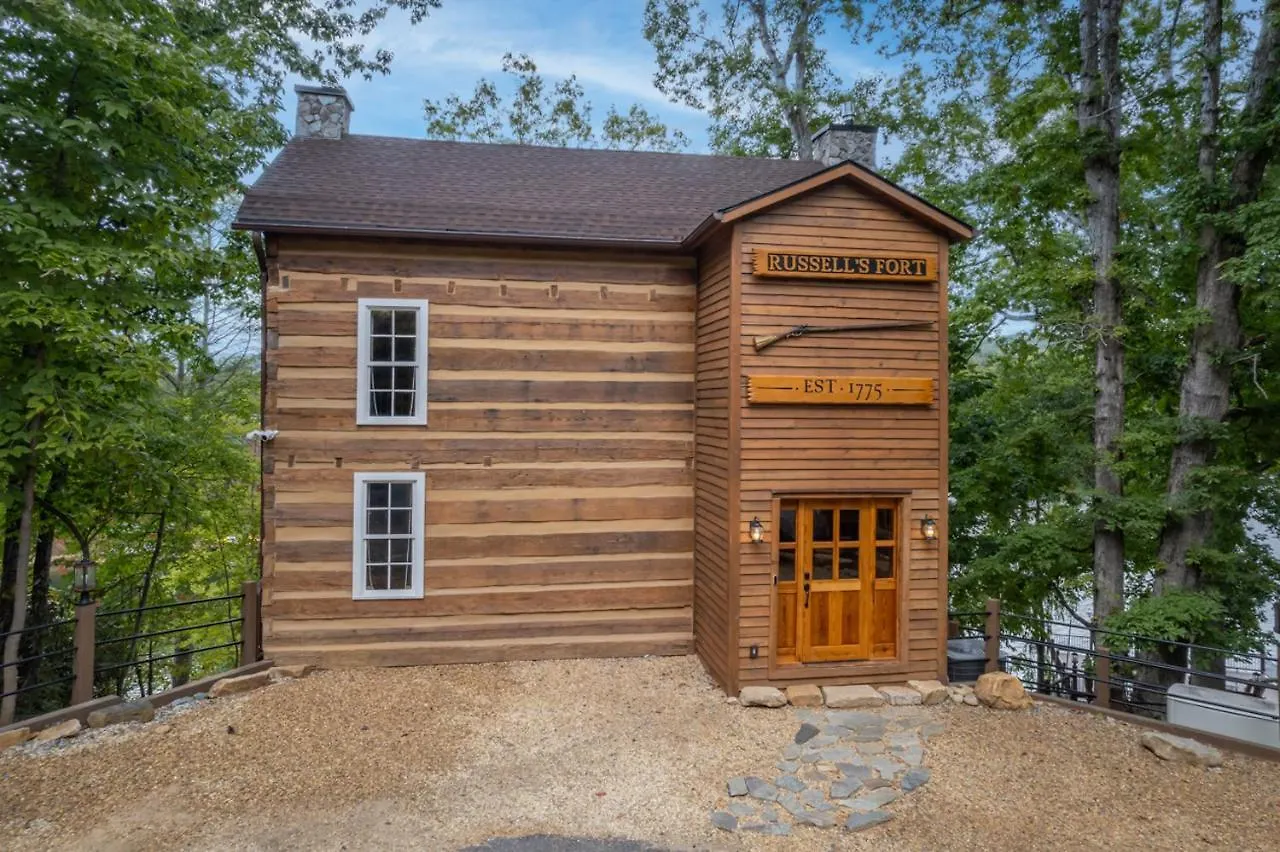 Russell's Fort At White Oak Point: Historical Cabin On Lake Lure, Luxury, Direct Lake Access!