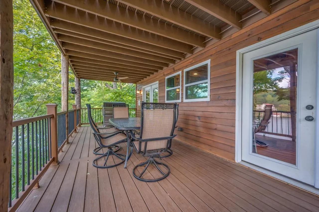 Russell's Fort At White Oak Point: Historical Cabin On Lake Lure, Luxury, Direct Lake Access!