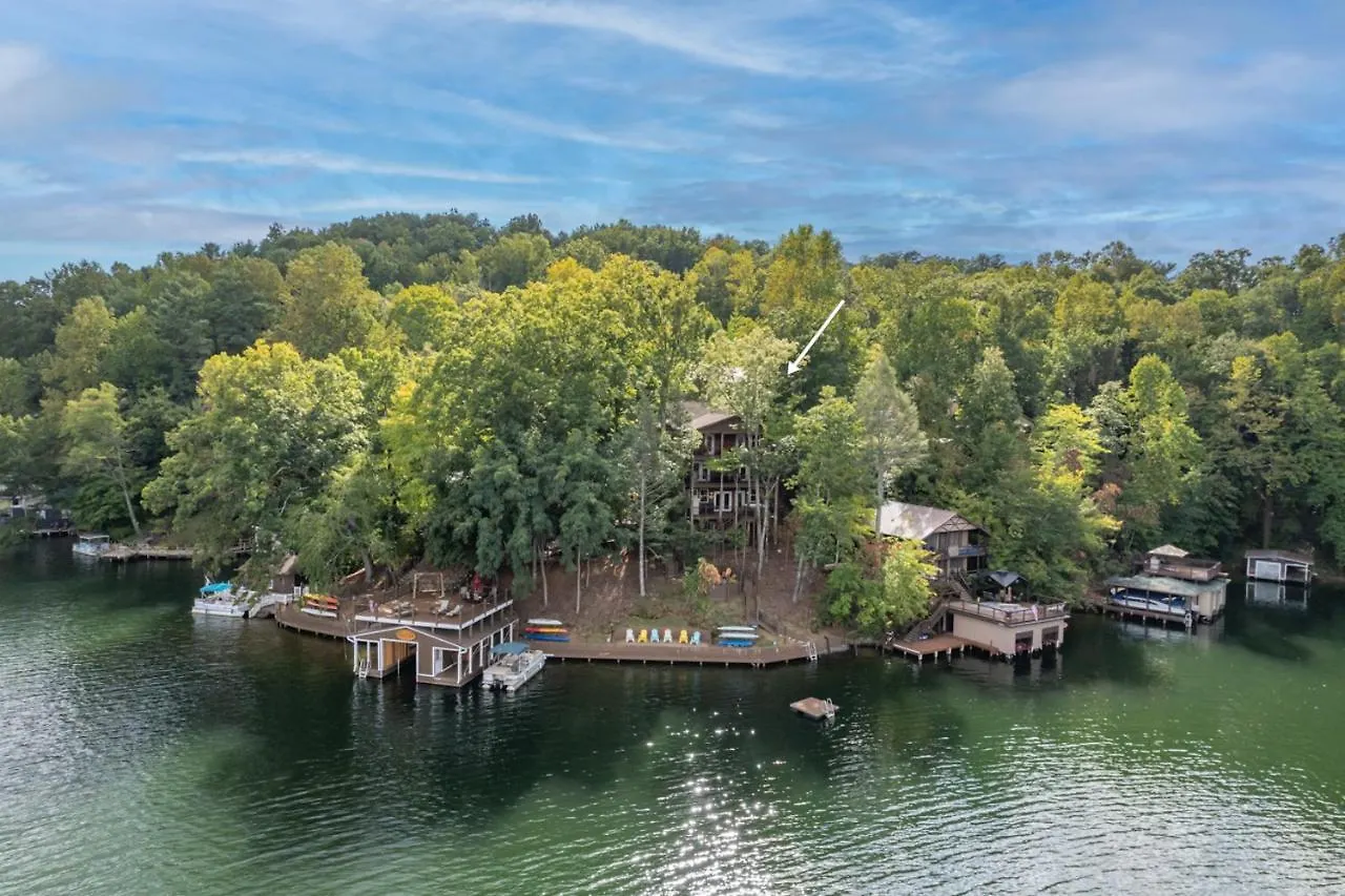 Russell's Fort At White Oak Point: Historical Cabin On Lake Lure, Luxury, Direct Lake Access! *