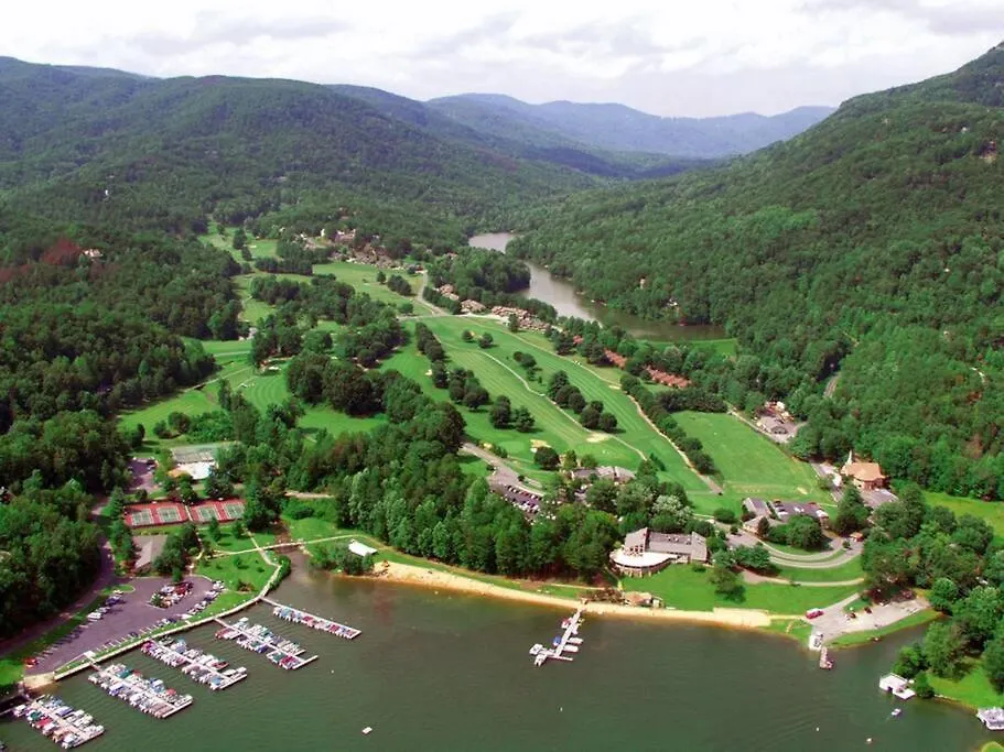 Charming Lure At Rumbling Bald Resort! Appartamento *