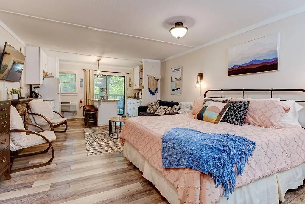 Charming Lure At Rumbling Bald Resort! Appartamento Lake Lure