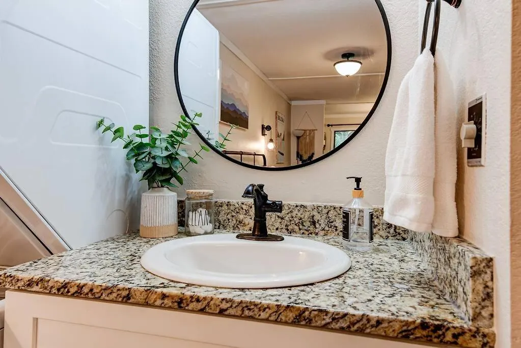Charming Lure At Rumbling Bald Resort! * Lake Lure
