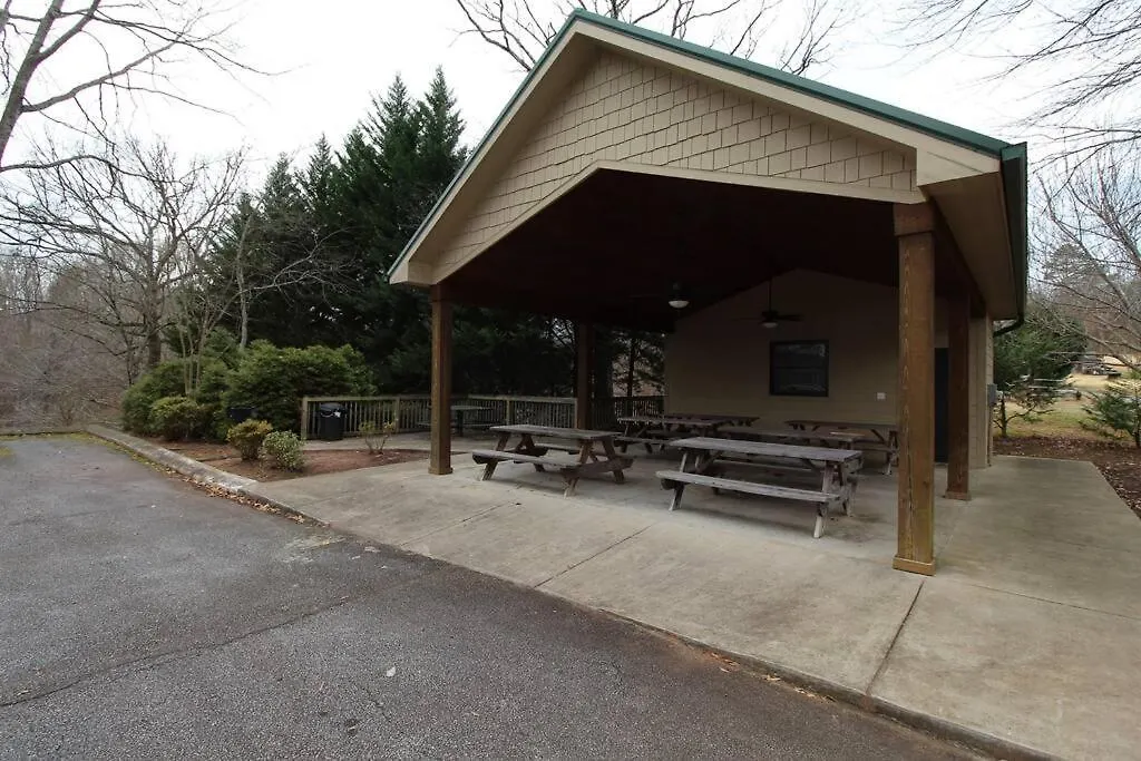 Charming Lure At Rumbling Bald Resort! Appartamento Lake Lure