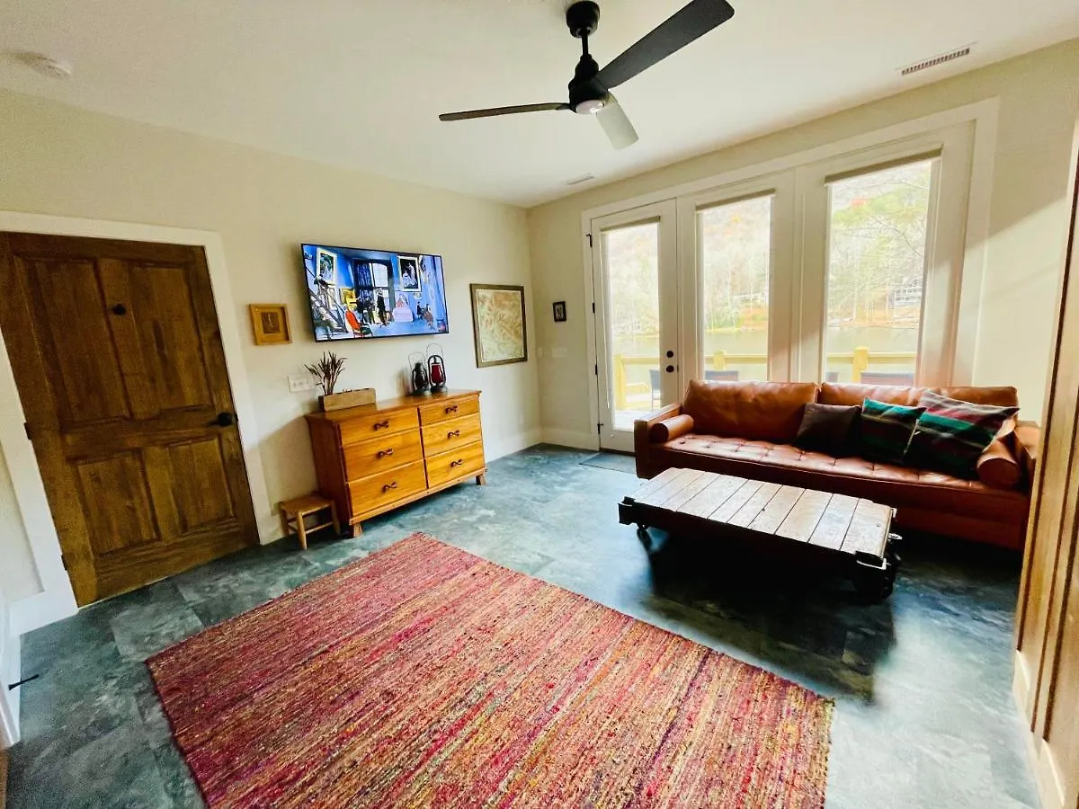 Summerscales - Beautiful Newly Built House Holiday home Lake Lure