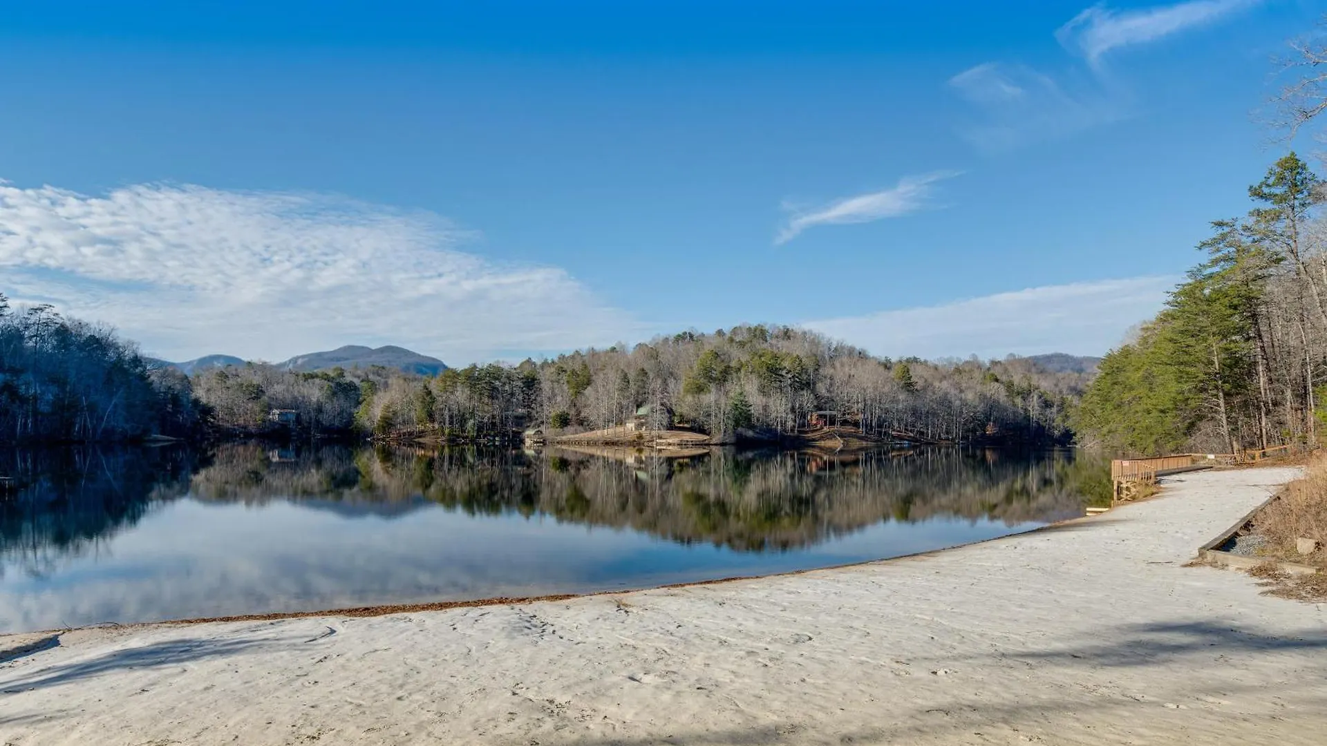 Holiday home Pet-friendly With Loft 5 Mi To Lure! Lake Lure