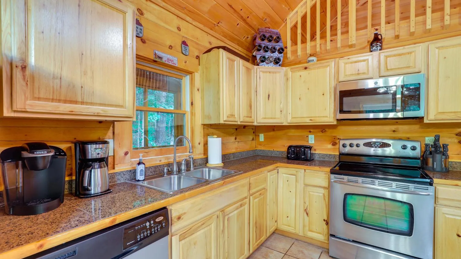 Holiday home Moonshine Manor With Hot Tub, Near Lure *