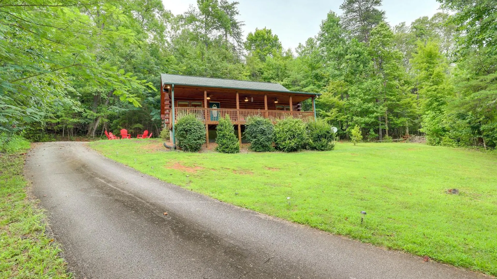 Moonshine Manor With Hot Tub, Near Lure