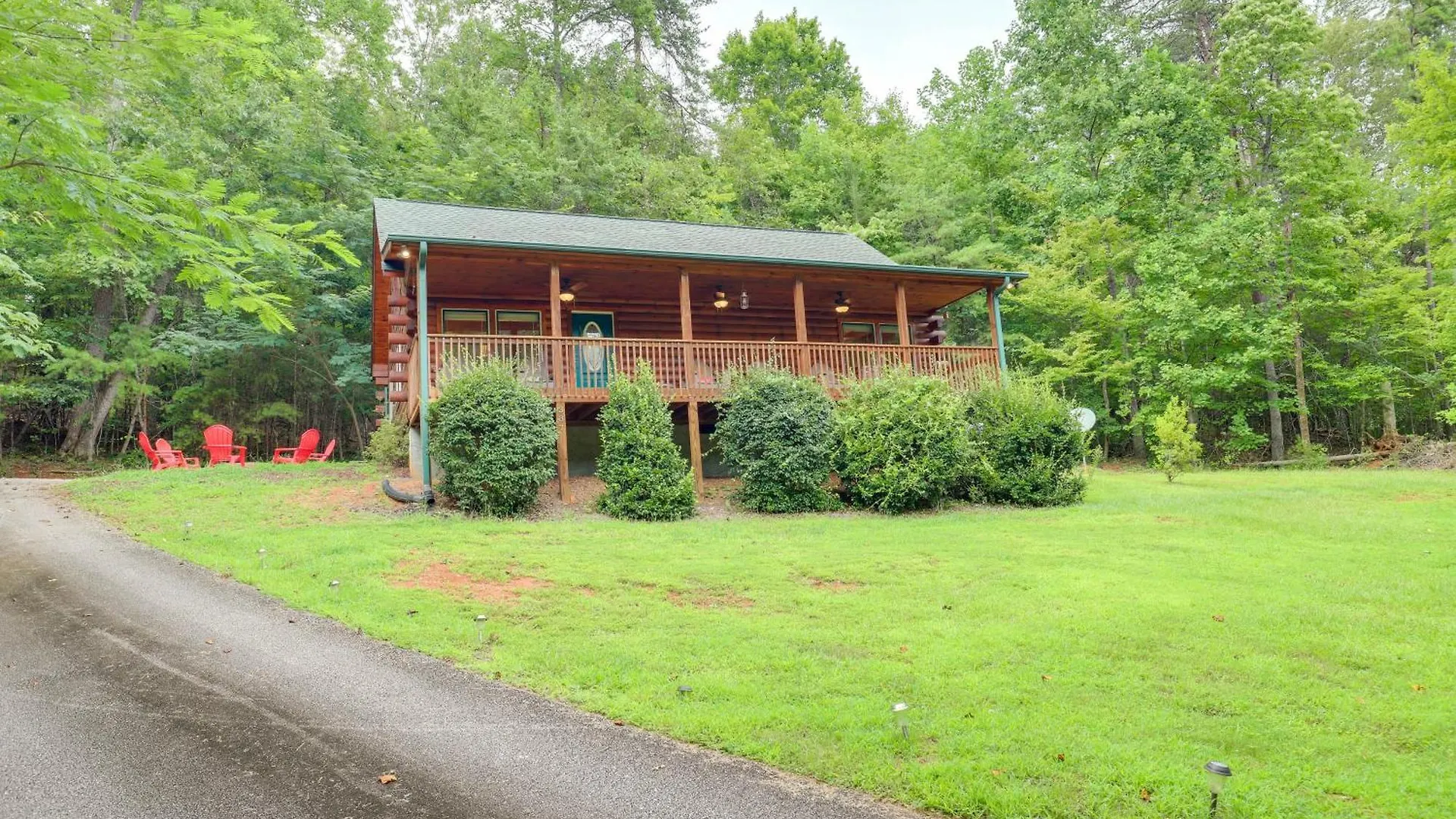 Moonshine Manor With Hot Tub, Near Lure