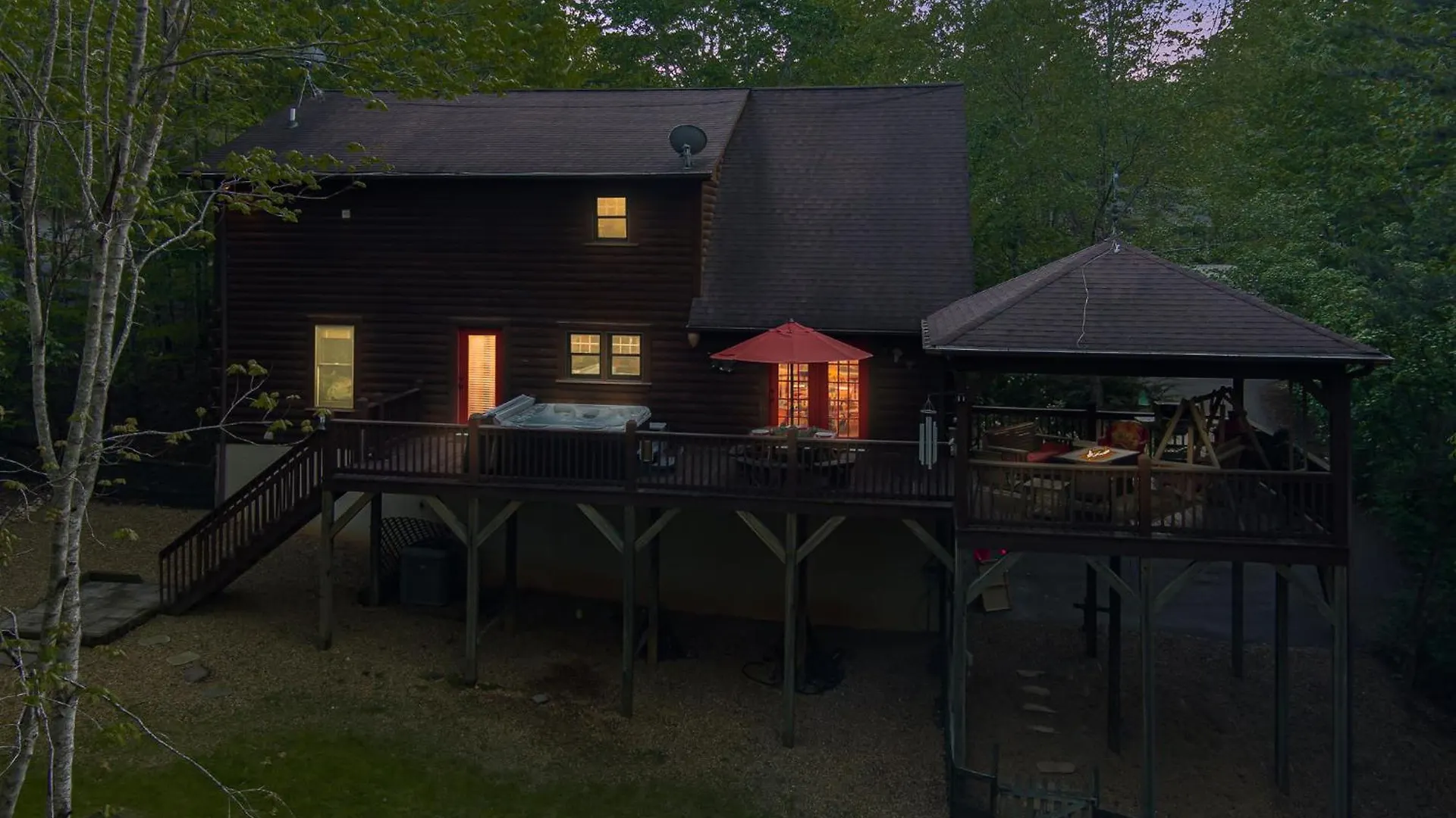 Lure Oasis In The Woods W/ Hot Tub & More! Holiday home *