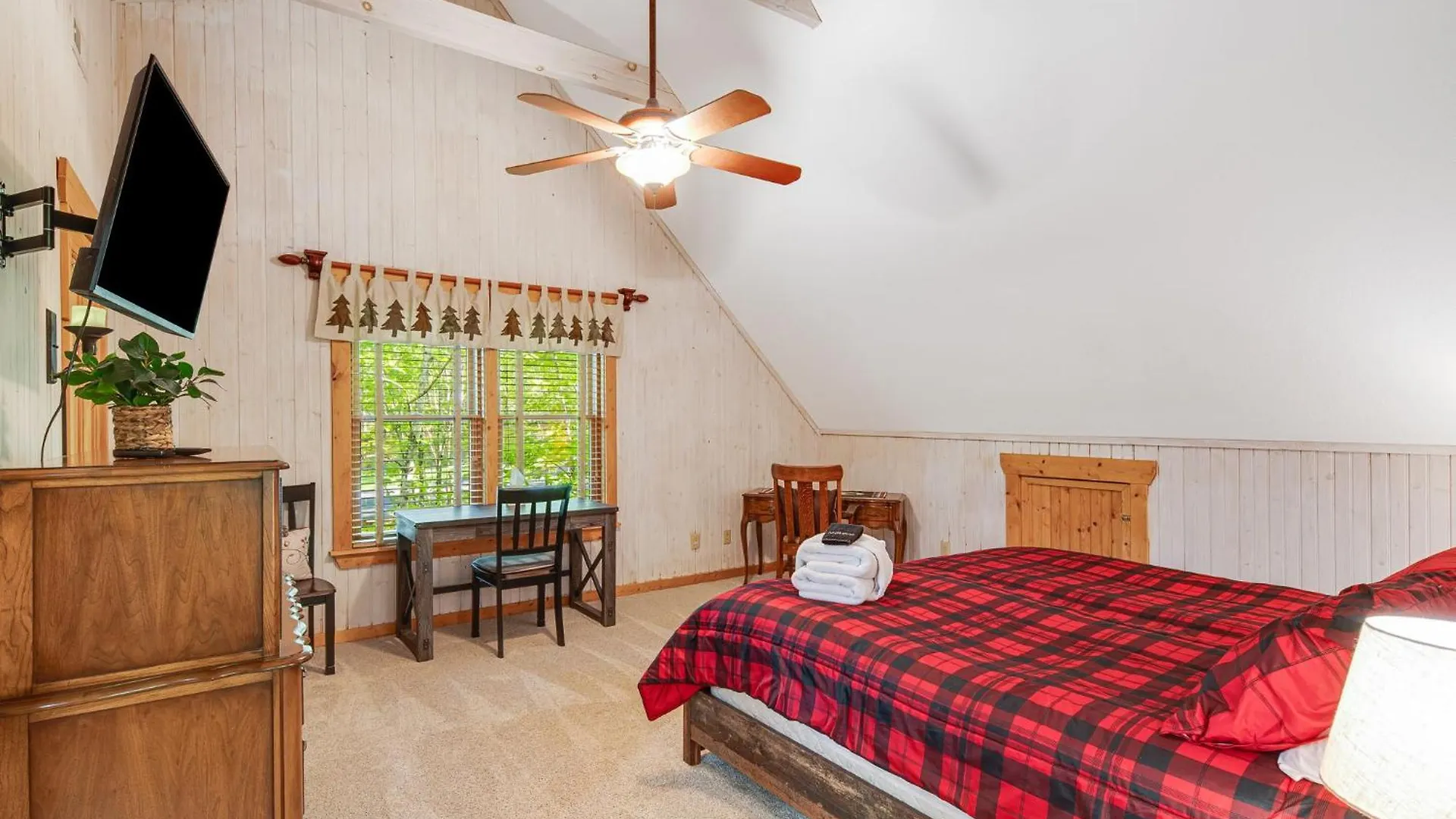 Lure Oasis In The Woods W/ Hot Tub & More! Lake Lure
