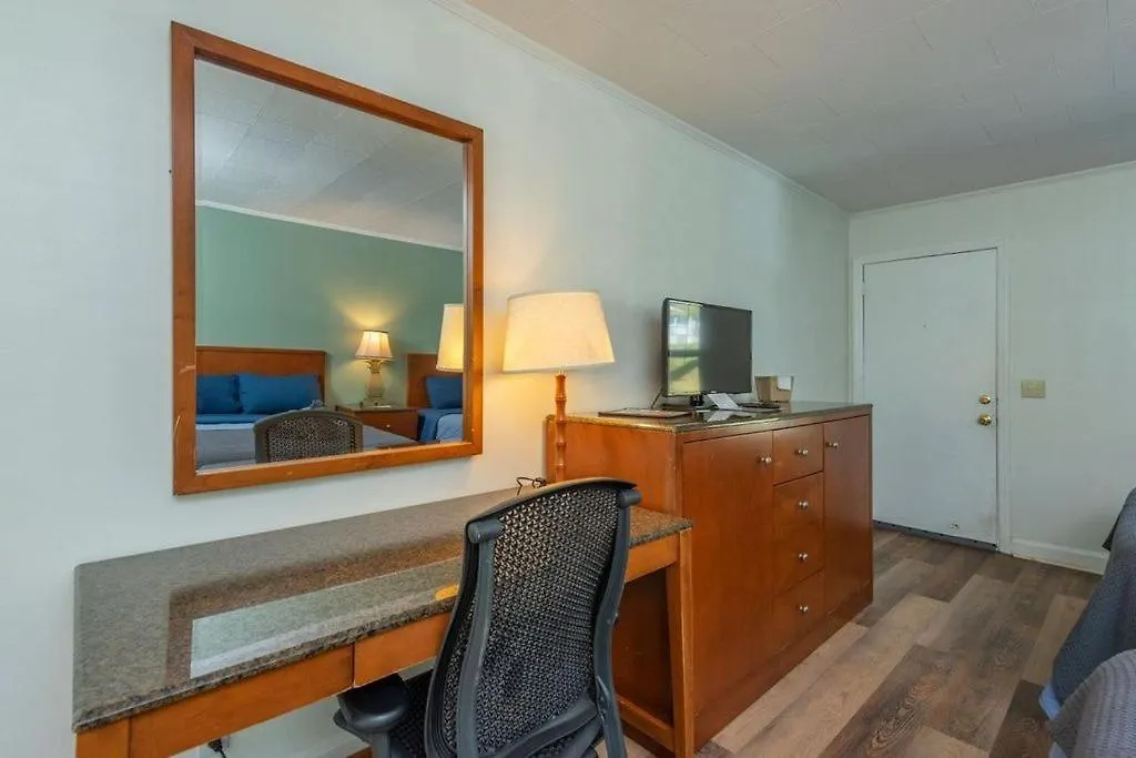 Hotell Geneva & Tiki Bar 3*
