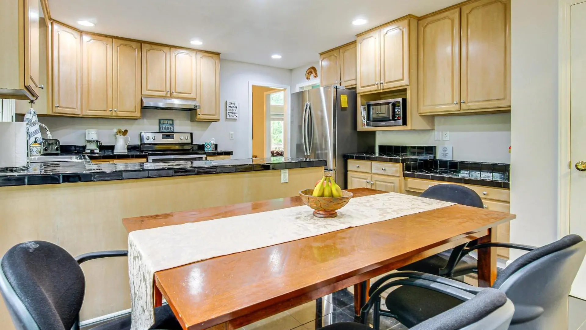 Waterfront Lure With 2-story Deck! *