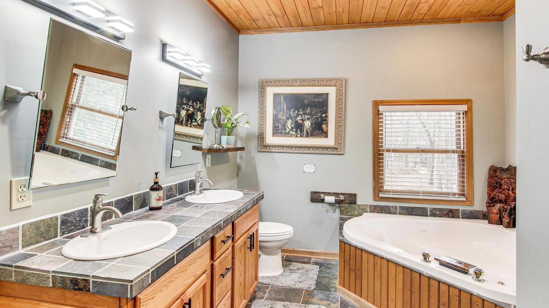 Holiday home Beautiful Riverfront Lure On 13 Acres