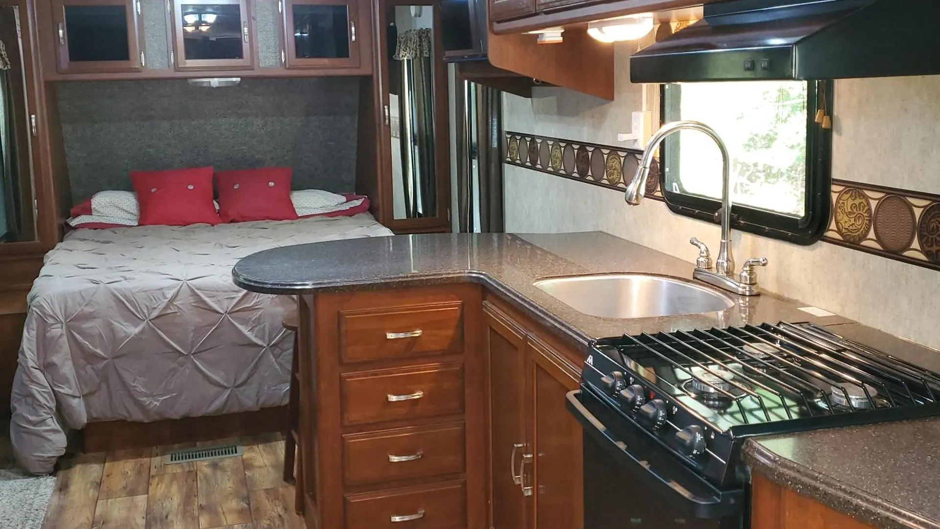 Campsite Creekside Comfortable Camper *