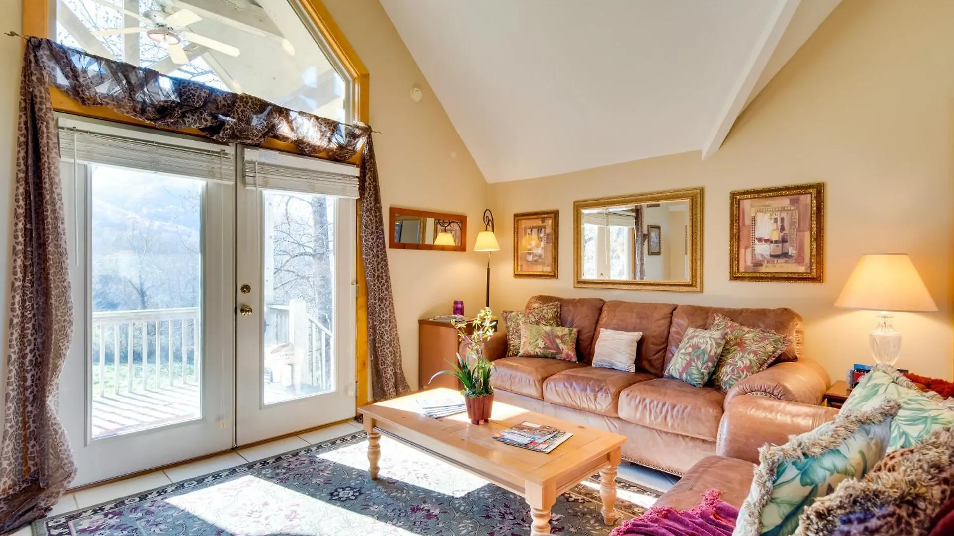 Sunny Lure With Deck And Mountain Views! *