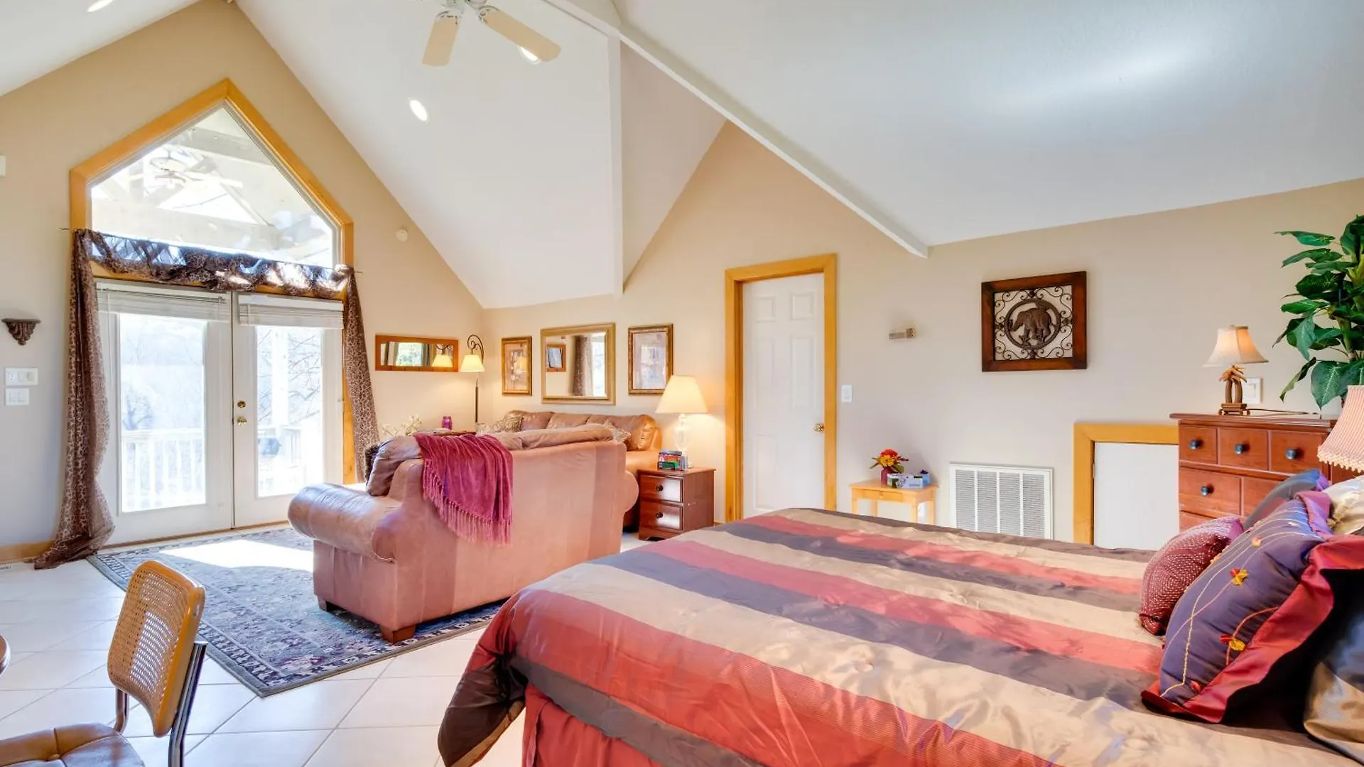 Holiday home Sunny Lure With Deck And Mountain Views! *