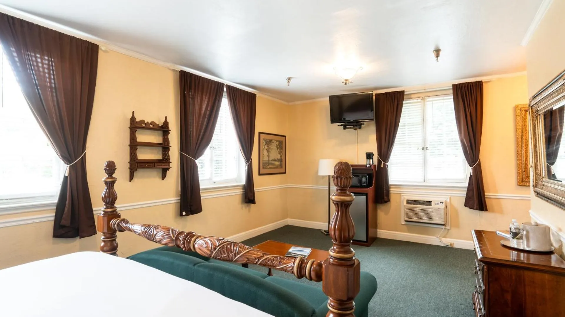 Lure And Hotel 3*
