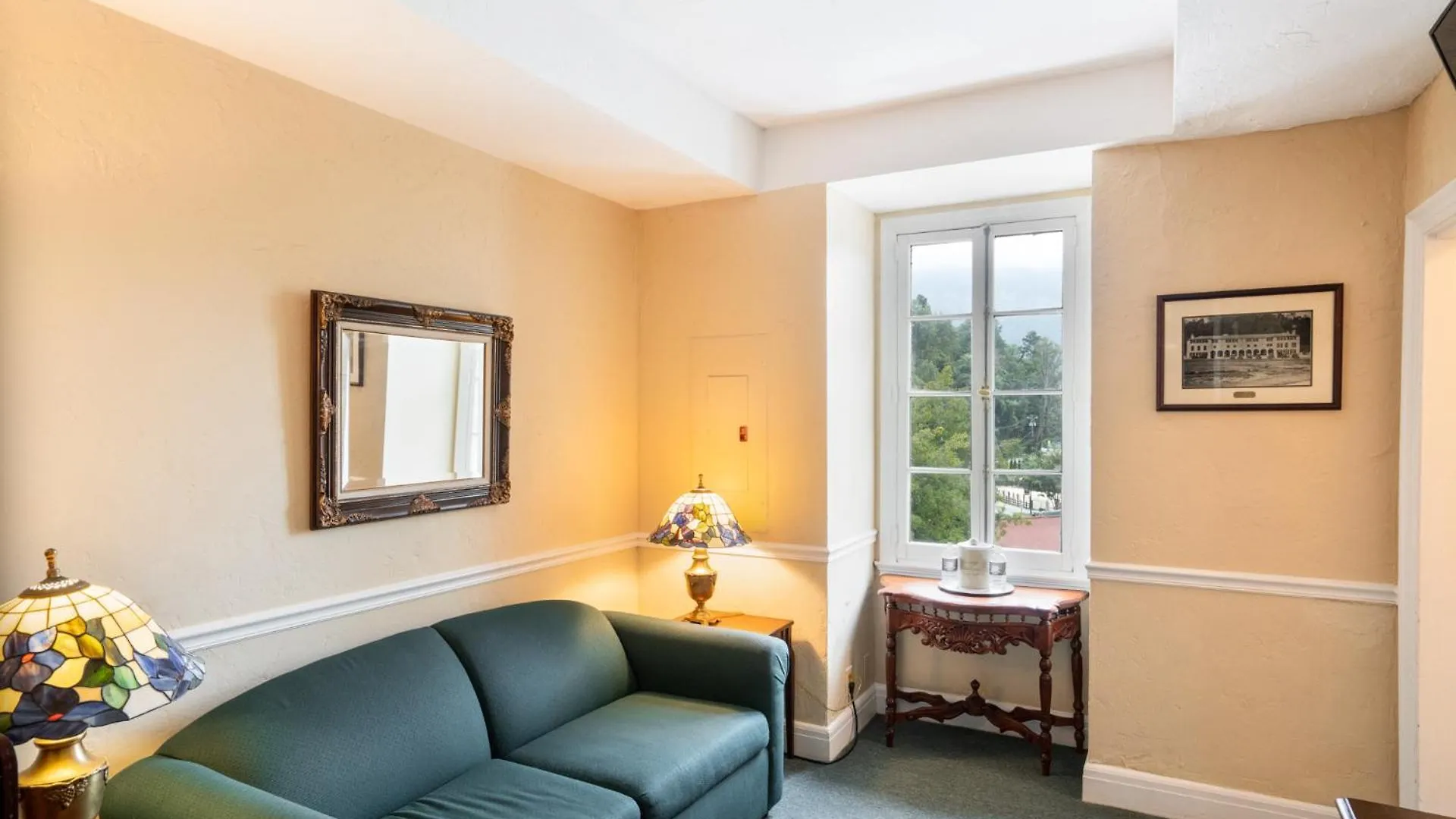 Hotel Lure And Lake Lure