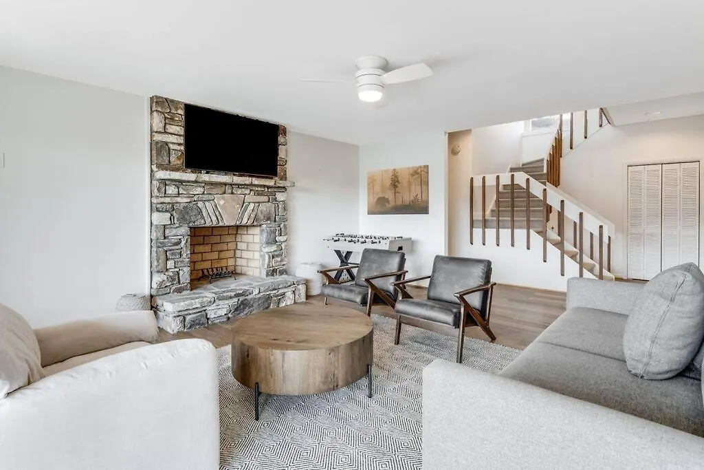 Lakeside Serenity Mnt Views Decks Foosball Lake Lure