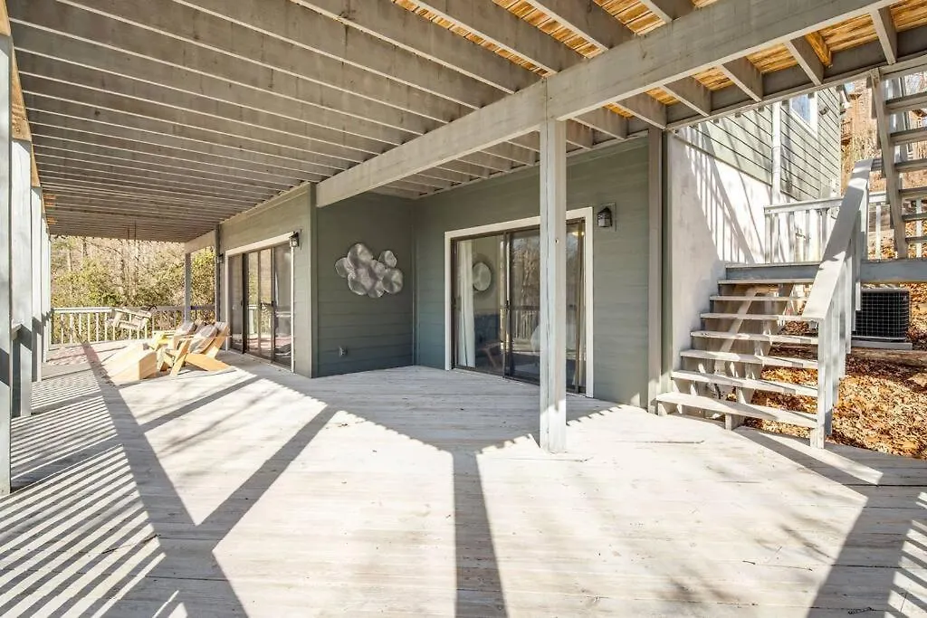 Holiday home Lakeside Serenity Mnt Views Decks Foosball