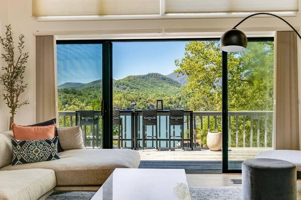 Holiday home Lakeside Serenity Mnt Views Decks Foosball *