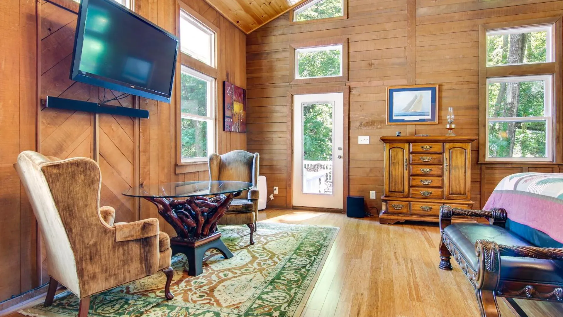 Holiday home Lovely Lure Retreat With Hot Tub And Boat Dock! *