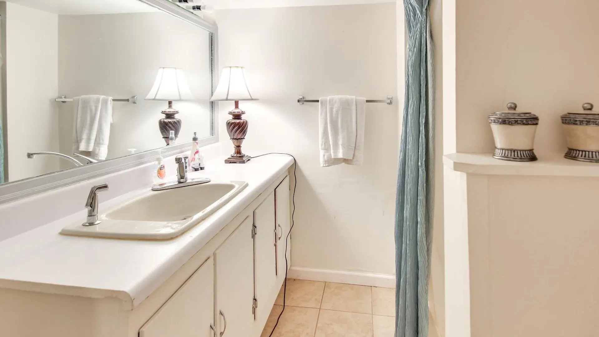Lovely Lure Retreat With Hot Tub And Boat Dock! Holiday home Lake Lure