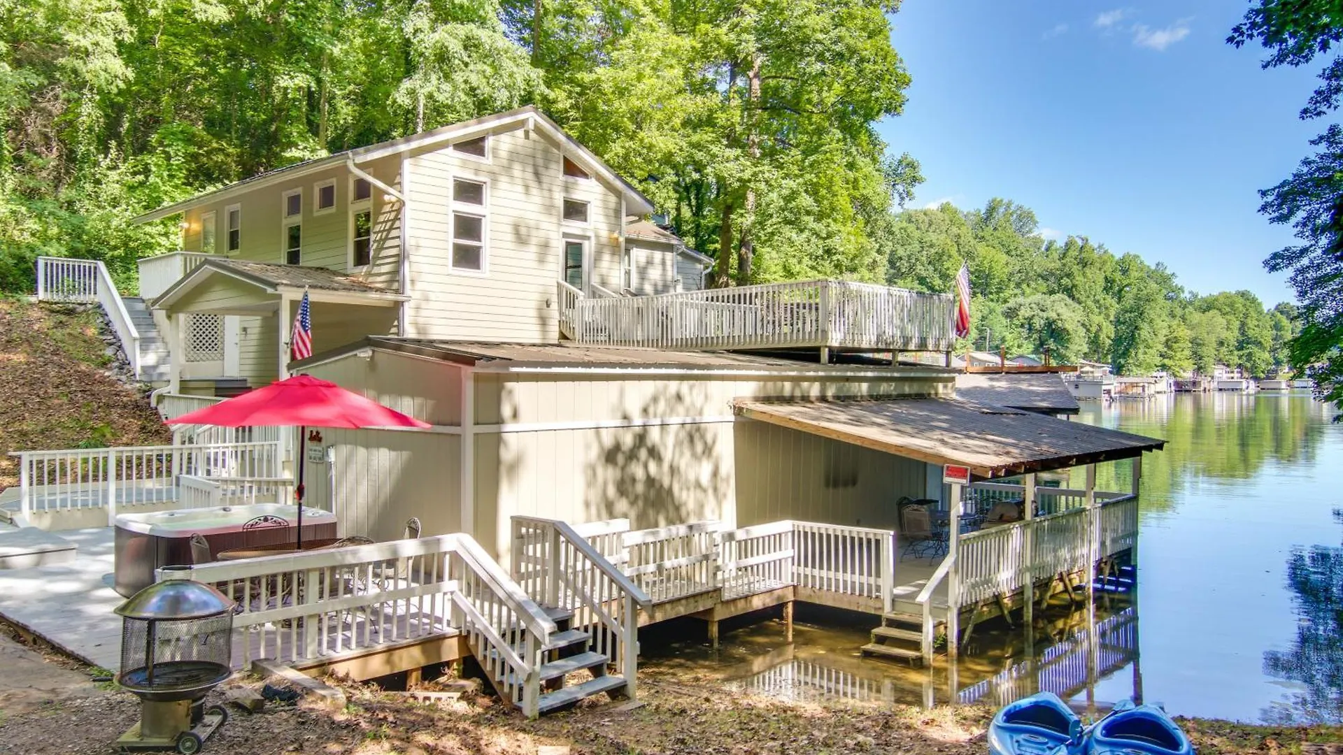 Lovely Lure Retreat With Hot Tub And Boat Dock! Lake Lure
