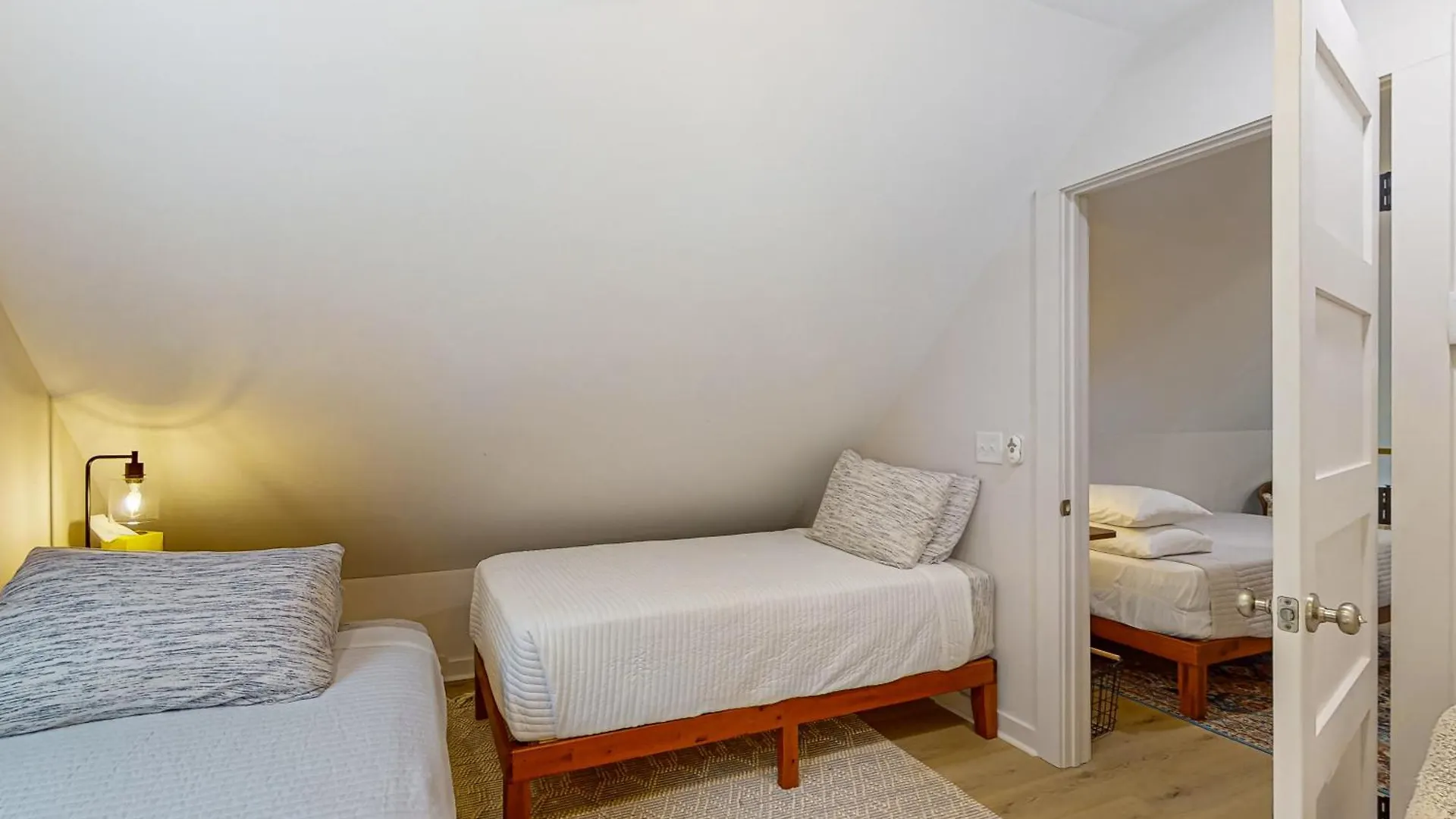 Peak-a-boo Holiday home