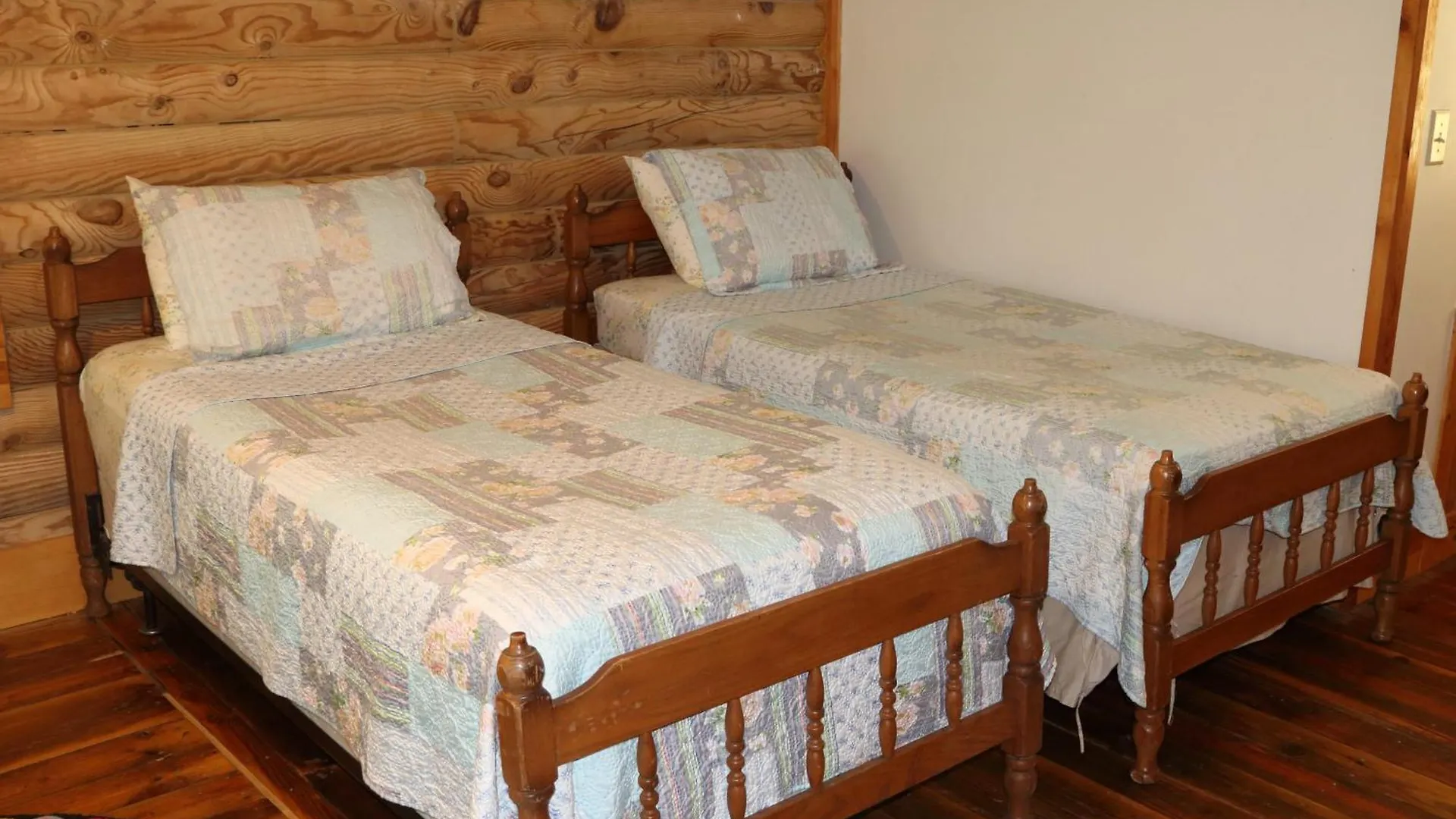 Holiday home Laurelwood At Lure, Nc - Sleeps 12