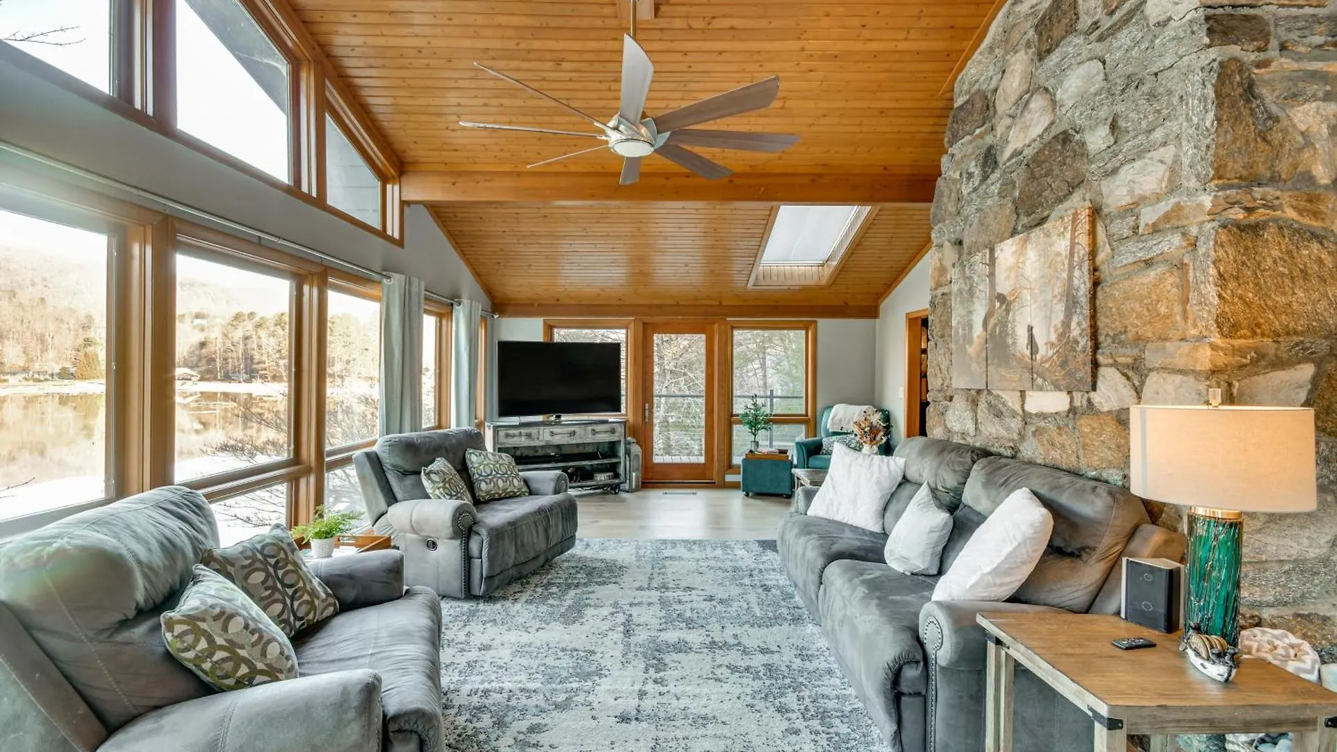 Hot Tub And Lakefront Deck In Blue Ridge Mtns Casa vacanze Lake Lure