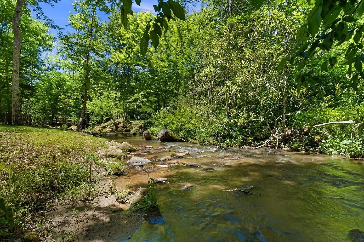 Rocky Mountain Private Creek Fire Pit *