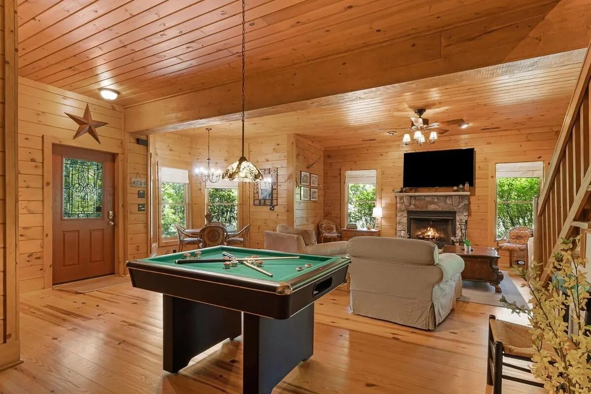 Rocky Mountain Private Creek Fire Pit Holiday home