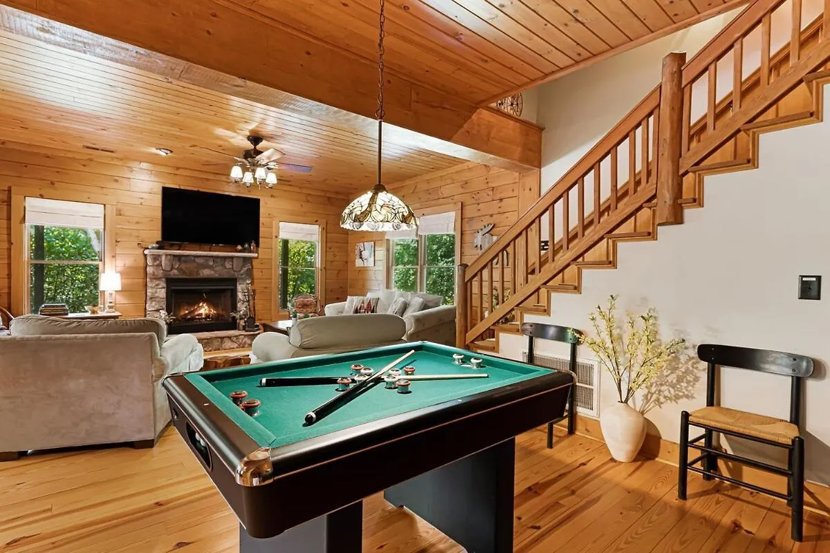 Rocky Mountain Private Creek Fire Pit Holiday home