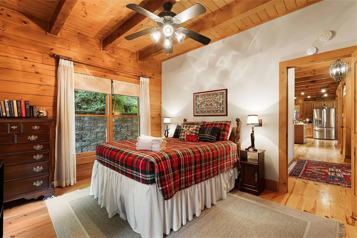 Rocky Mountain Private Creek Fire Pit Holiday home Lake Lure