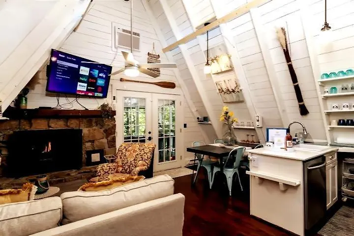 Romantic Getaway Minutes From Chimney Rock Holiday home Lake Lure